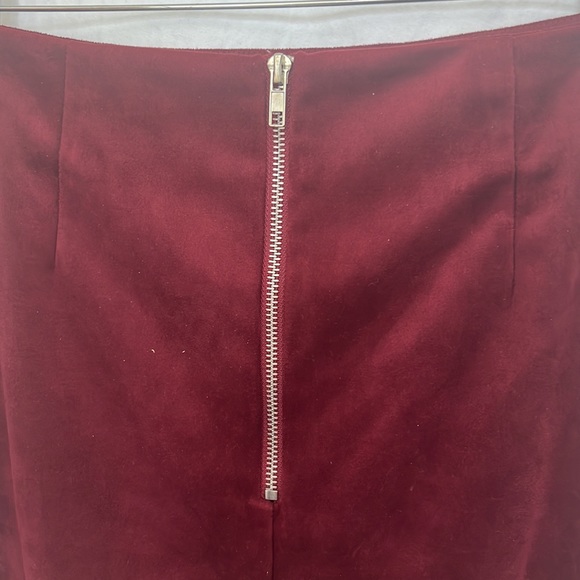 Glamorous Mini Skirt - Picture 3 of 5